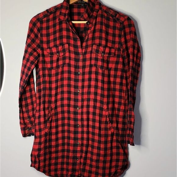 Love Tree buffalo check winter holiday top women's size small black and red - Picture 1 of 7